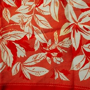 Red and white lily print scarf 30x30
